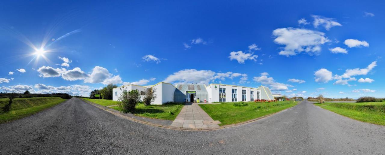 Yha Manorbier Vandrarhem Tenby Exteriör bild