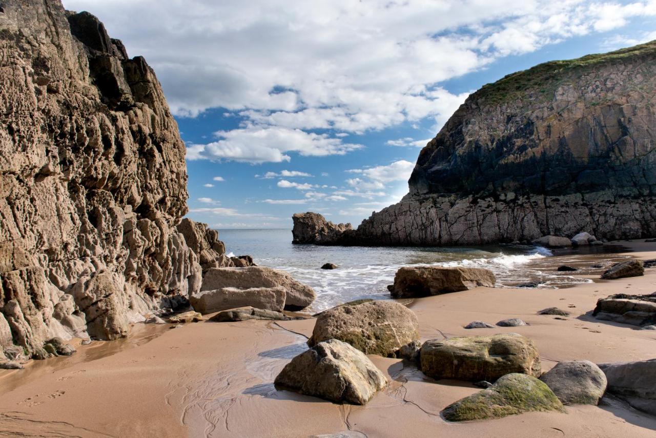 Yha Manorbier Vandrarhem Tenby Exteriör bild