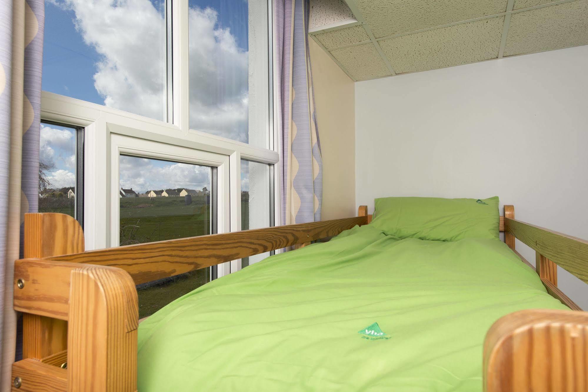 Yha Manorbier Vandrarhem Tenby Exteriör bild